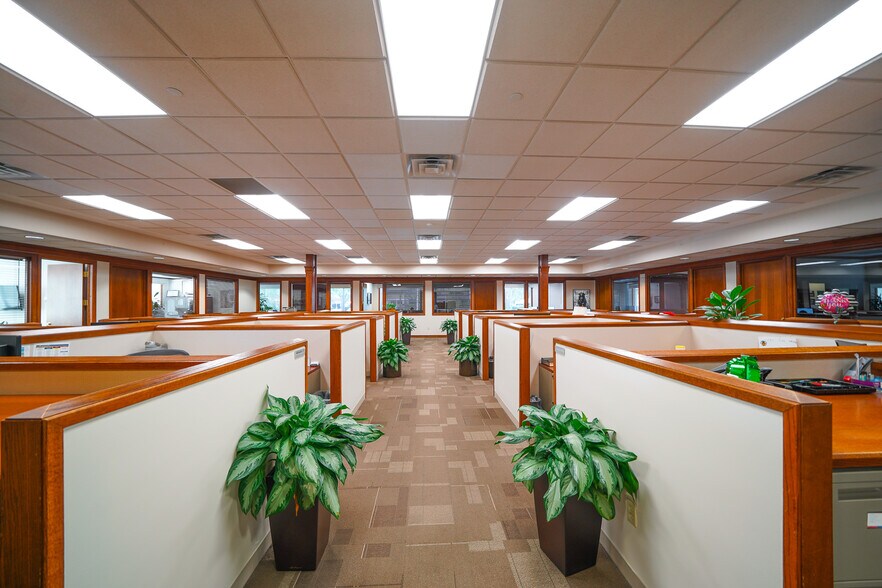 More Photos Of 2301 SE Monterey Rd, Stuart Office For Sale