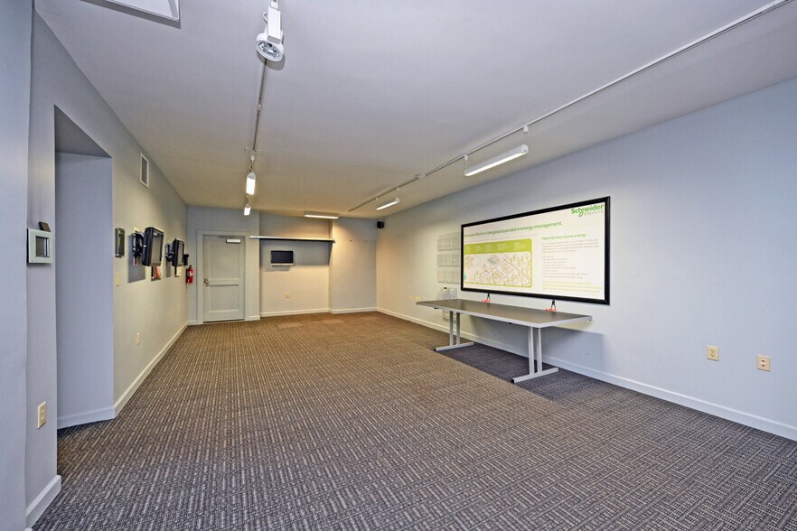 More Photos Of 19 E 8th St, Cincinnati Office For Sale