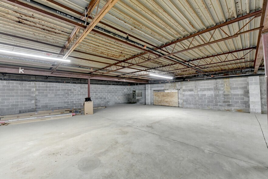 More Photos Of 4784 Cantrell Rd, Flowery Branch Warehouse For Sale