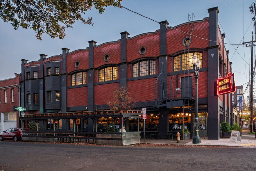 More Photos Of 706-710 SE 6th Ave, Portland Storefront Retail Office For Sale