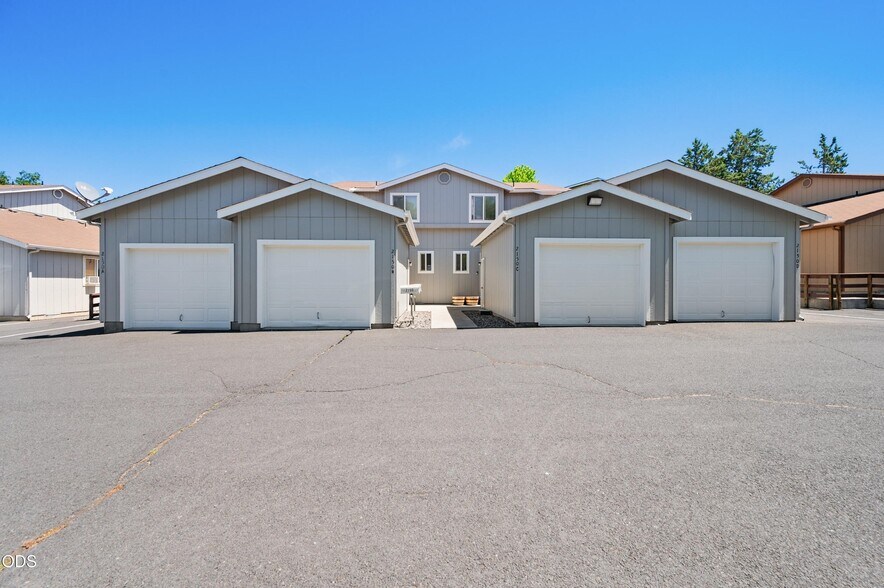 Primary Photo Of 2150 SW Canyon Dr, Redmond Apartments For Sale