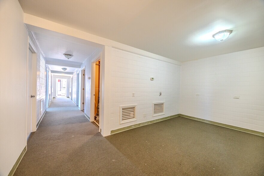 More Photos Of 201 W Commercial St, Lebanon Office For Sale