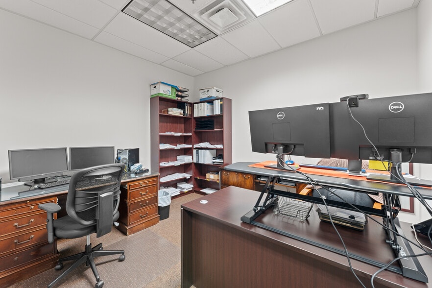 More Photos Of 139 E Warm Springs Rd, Las Vegas Office For Sale