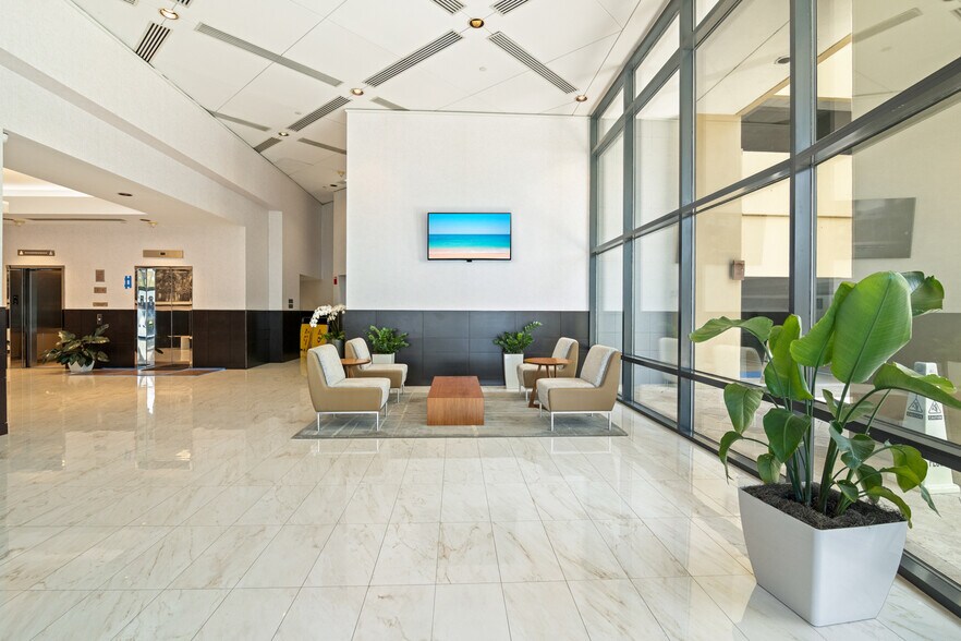 More Photos Of 1400 Centrepark Blvd, West Palm Beach Office For Lease