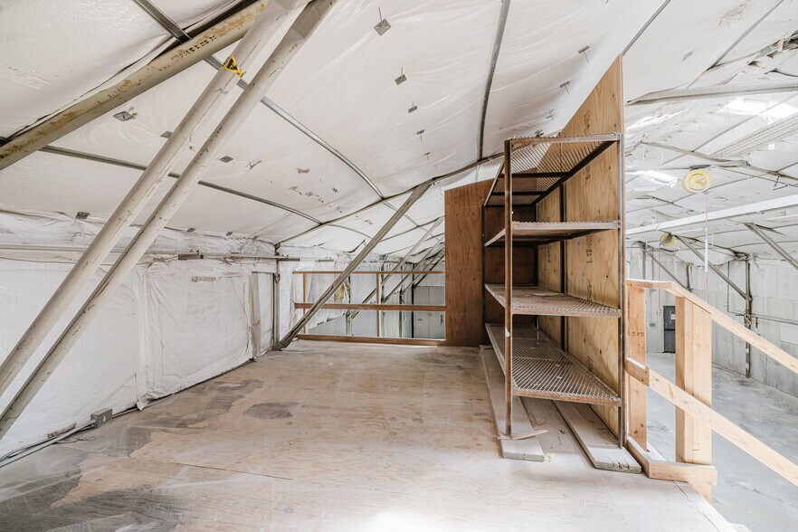More Photos Of 824 Poplar St, Carlin Industrial For Sale