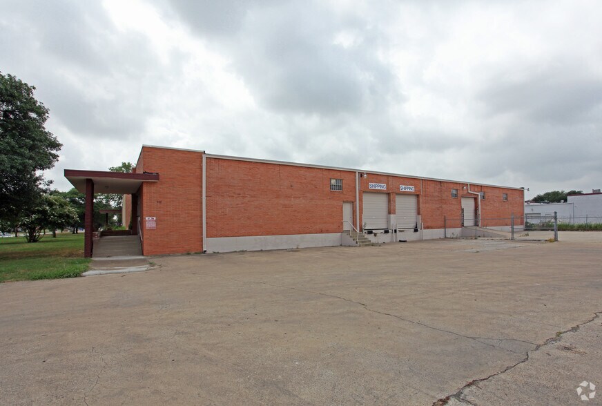 More Photos Of 9001-9005 Sovereign Row, Dallas Distribution For Lease