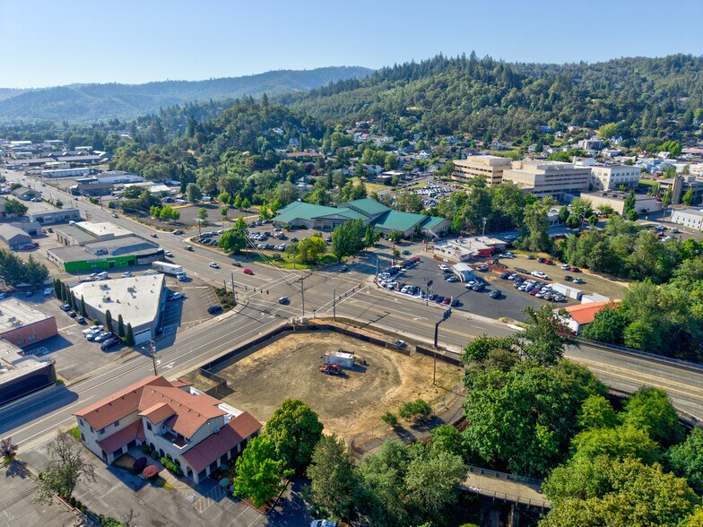 More Photos Of 328 NE Winchester St, Roseburg Land For Sale