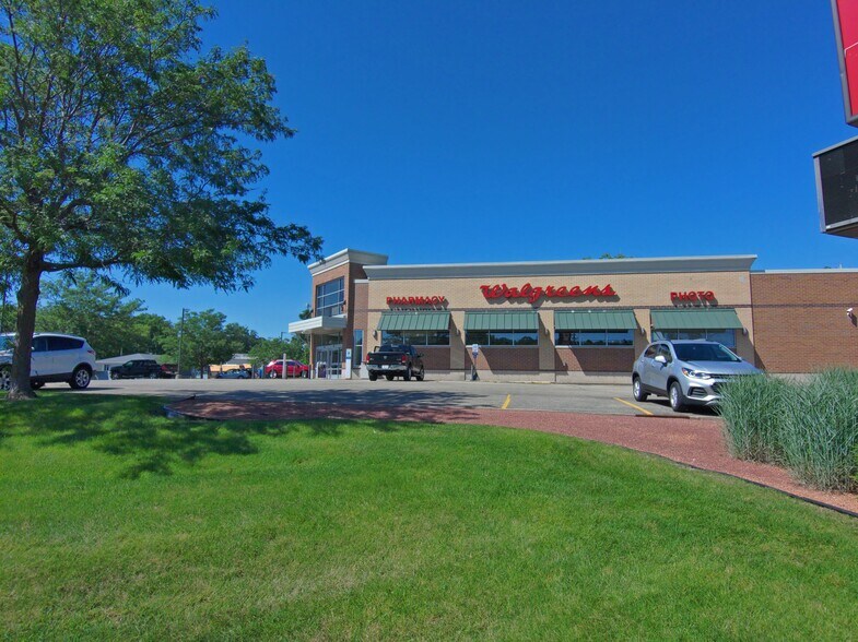 More Photos Of 675 S Water St, Platteville Drugstore For Sale