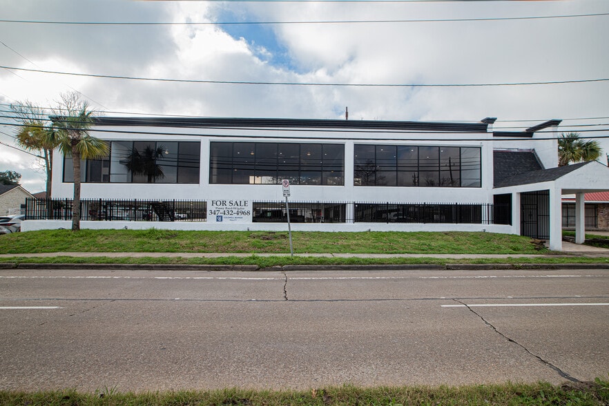 More Photos Of 802 Crosstimbers, Houston General Retail For Sale
