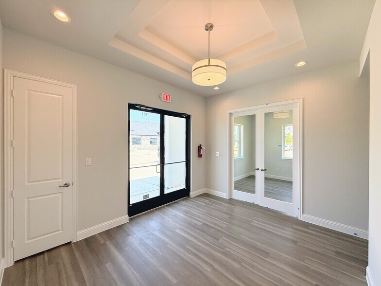 More Photos Of 6000 Alma Rd, McKinney Office For Sale