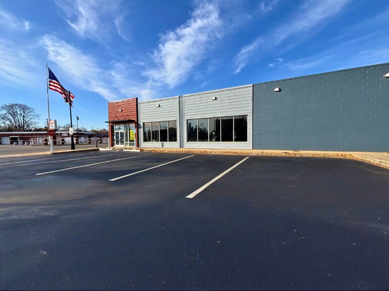 More Photos Of 18230 Grand River Ave, Detroit General Retail For Lease