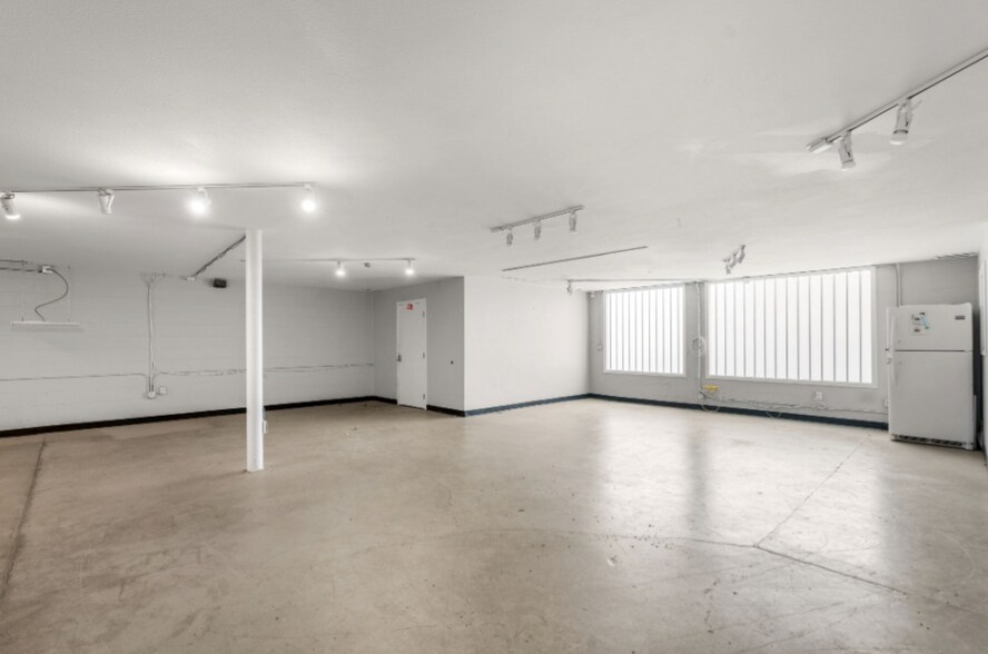 More Photos Of 6767 SW Macadam Ave, Portland Service For Lease