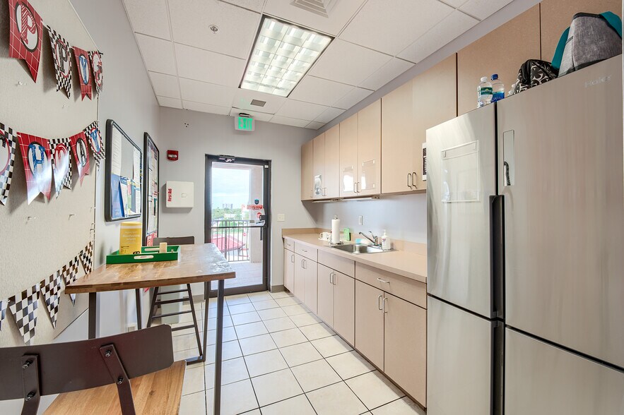 More Photos Of 24031 Tamiami Trl, Bonita Springs Office For Lease