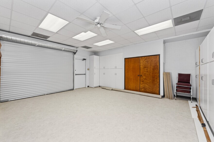 More Photos Of 3945 Greenbriar Dr, Stafford Industrial For Sale