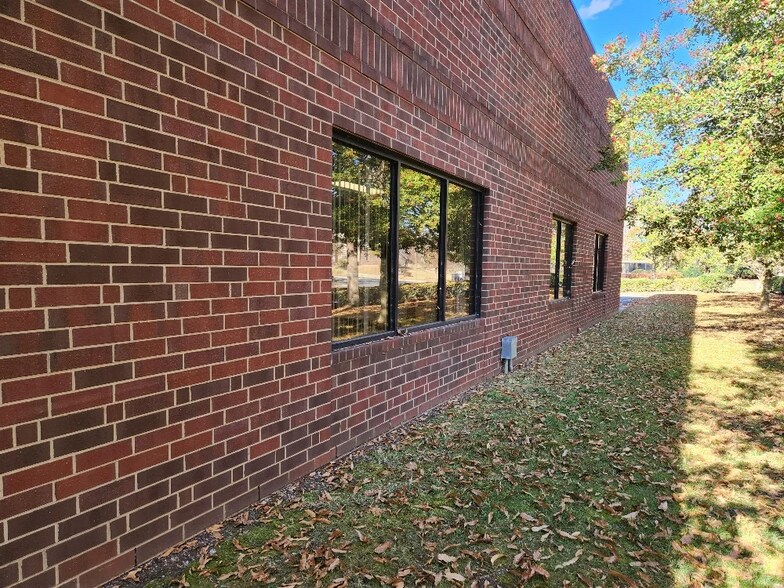 More Photos Of 750 Imperial Ct, Charlotte Distribution For Sale