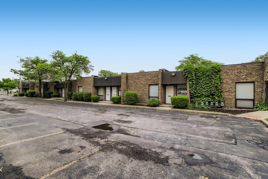 Primary Photo Of 415 E Golf Rd, Arlington Heights Office For Lease