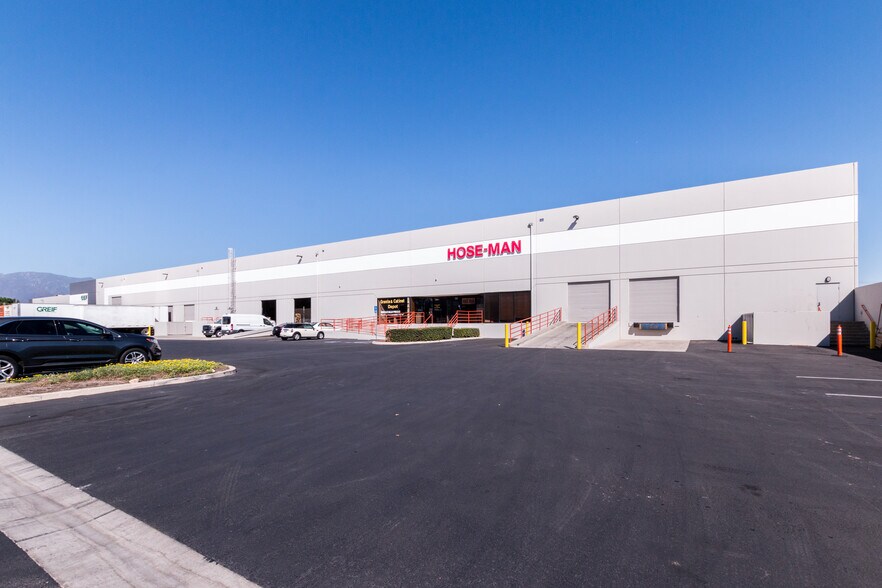 More Photos Of 3002-3072 E Inland Empire Blvd, Ontario Unknown For Lease