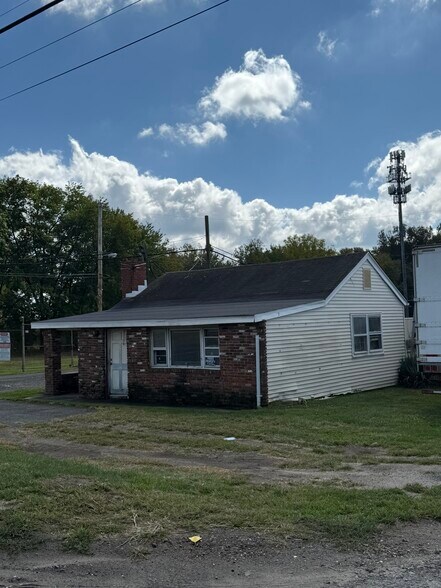 More Photos Of 663 Highway 33, Millstone Township Land For Lease