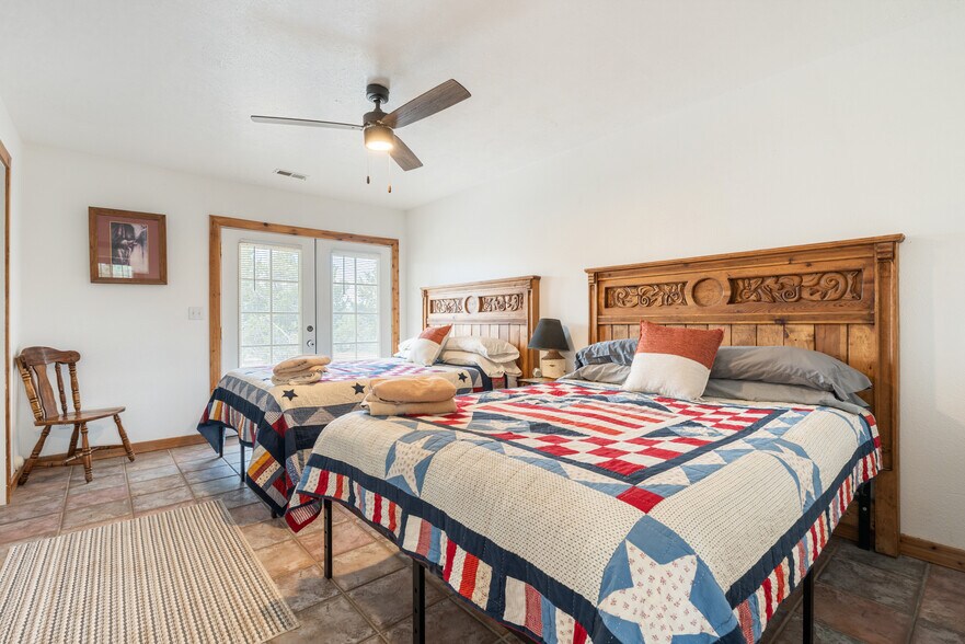 More Photos Of 11550 Pigeon Hollow Rd, Spring City Hotel For Sale