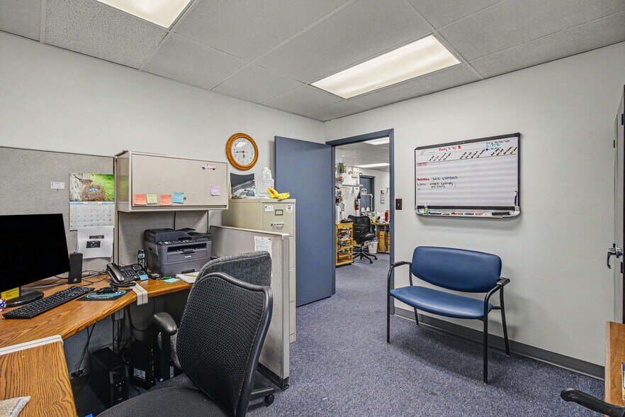More Photos Of 600 Northland Blvd, Forest Park Warehouse For Sale