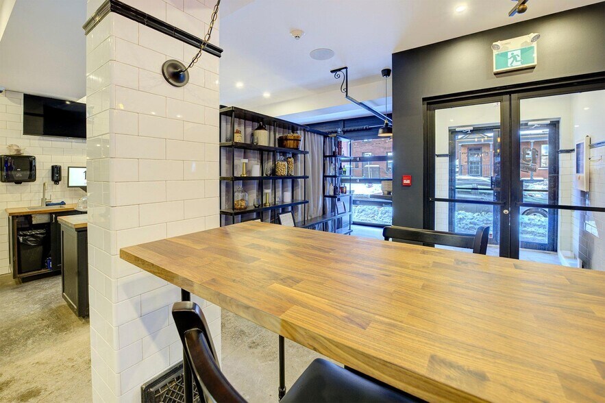 More Photos Of 138 Rue Wellington, Gatineau Storefront Retail Residential For Sale