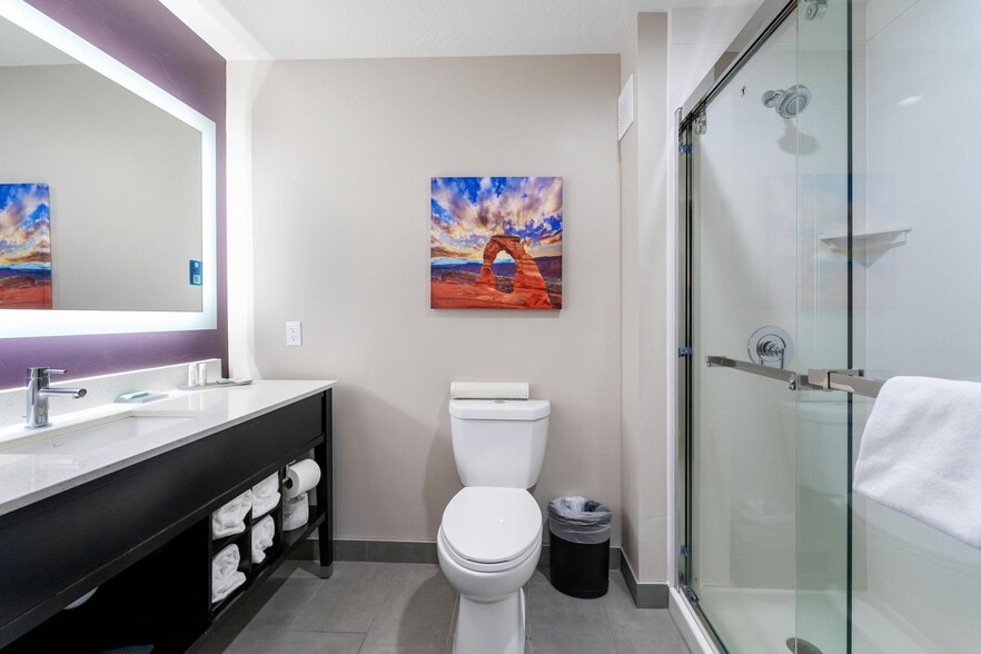 More Photos Of 465 S 100 E, Kanab Hospitality For Sale