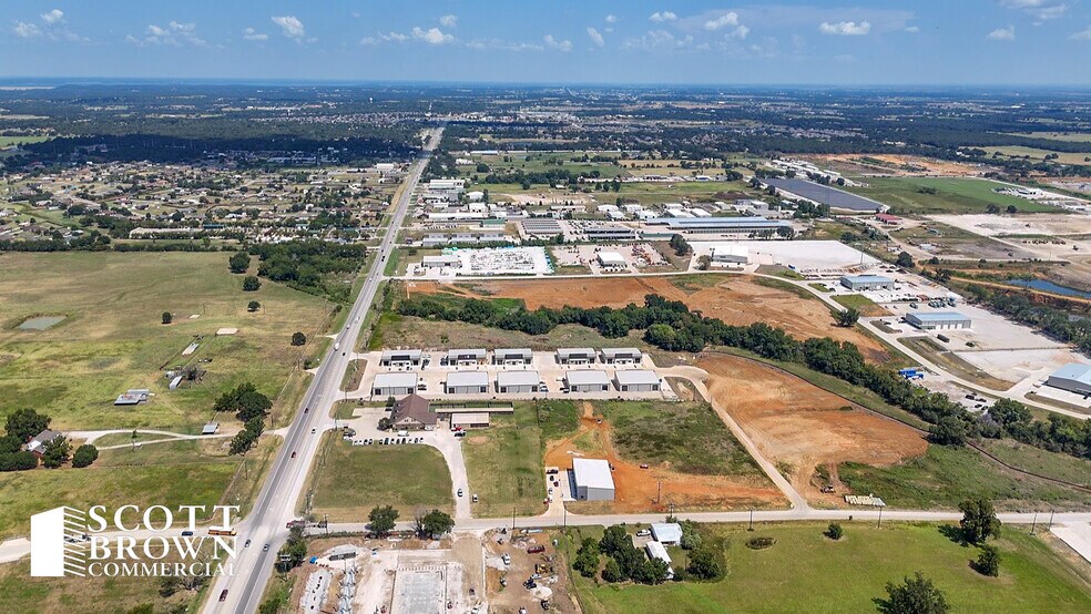 More Photos Of 8587 Stewart Rd, Aubrey Flex For Lease