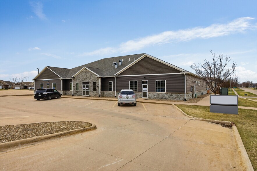 Primary Photo Of 4820 Armar Dr SE, Cedar Rapids Office For Sale