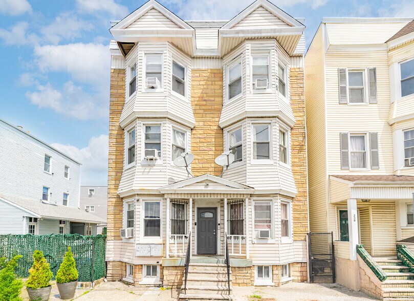 Primary Photo Of 237 Astor St, Newark Apartments For Sale
