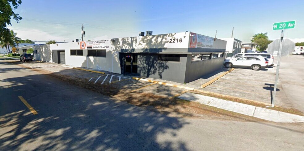 Primary Photo Of 2216 N 20th Ave, Hollywood Light Manufacturing For Sale