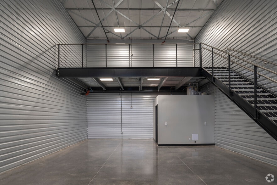 More Photos Of 1010 S Interstate Rd, Castle Rock Showroom For Sale