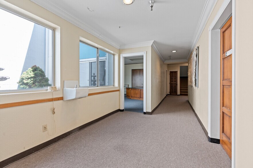 More Photos Of 216 W Perkins St, Ukiah Office For Sale