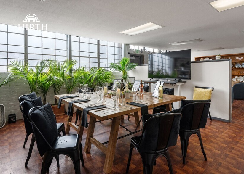 More Photos Of 2321 Filbert St, Oakland Warehouse For Sale