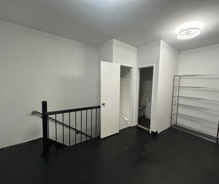 More Photos Of 219 W 14th St, New York Apartments For Lease