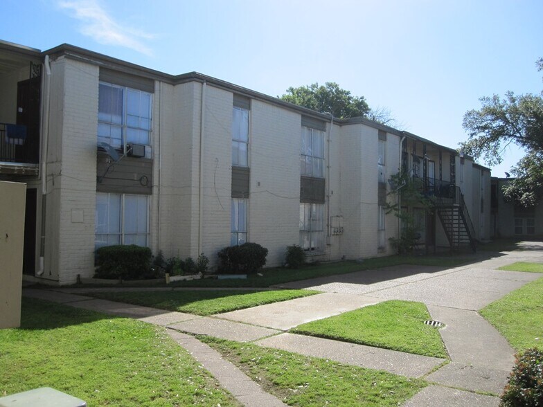 More Photos Of 2200 Wirt Rd, Houston Apartments For Sale