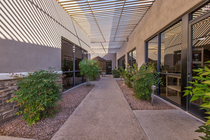 More Photos Of 10304 N Hayden Rd, Scottsdale Office For Sale