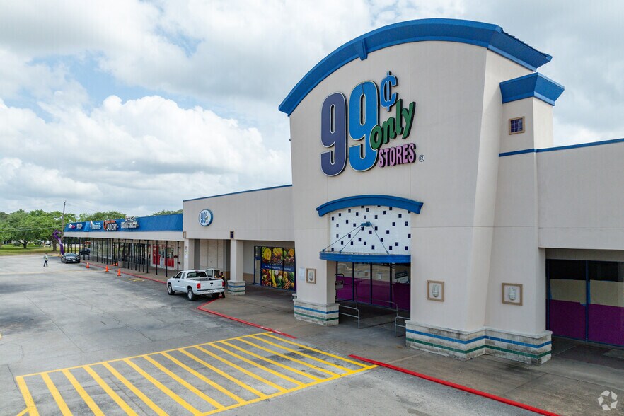 More Photos Of 5341-5361 Bellfort St, Houston General Retail For Lease