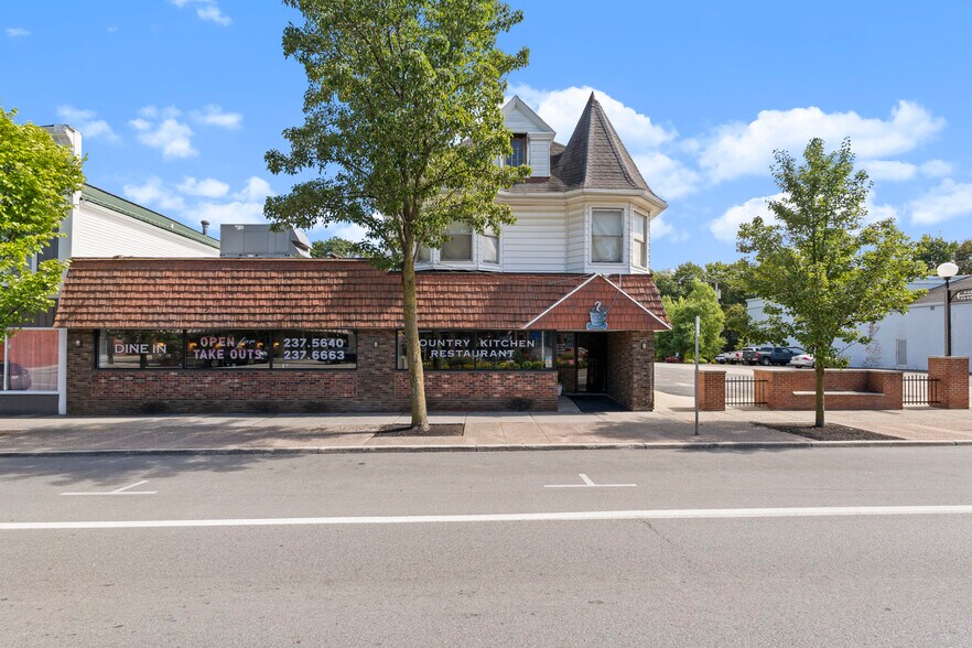 Primary Photo Of 32-34 Main St, Perry Restaurant For Sale