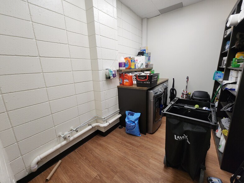 More Photos Of 501 Howell Rd, Greenville Office For Lease