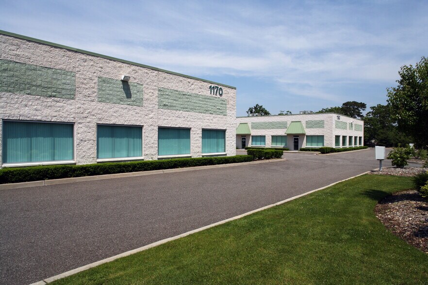 More Photos Of 1170 Lincoln Ave, Holbrook Warehouse For Lease