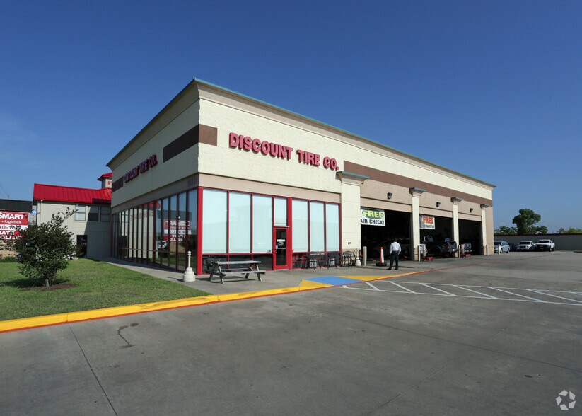 More Photos Of 10223 W Broadway St, Pearland Unknown For Lease