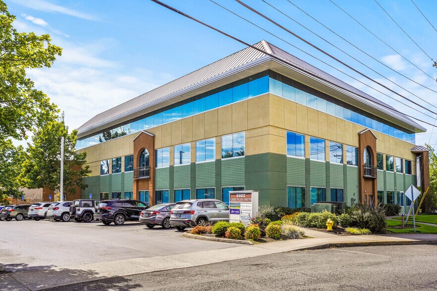 More Photos Of 6902 SE Lake Rd, Milwaukie Medical For Lease
