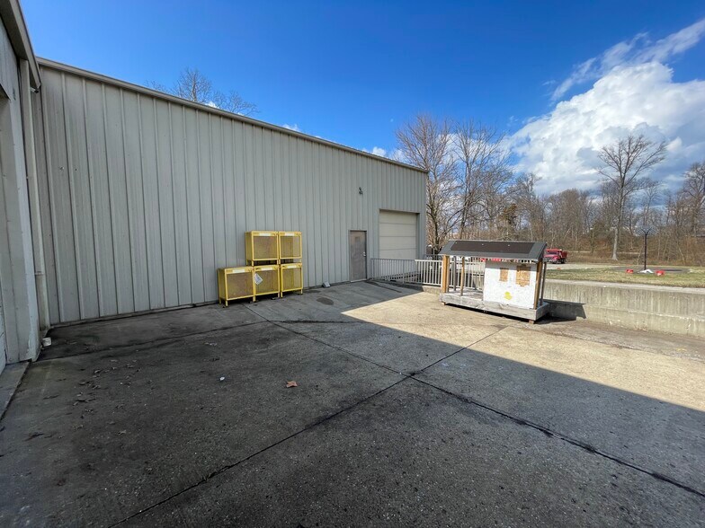 More Photos Of 4007 Bach Buxton Rd, Amelia Warehouse For Lease