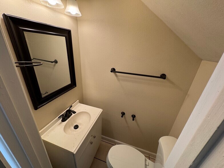 More Photos Of 7191 Eigleberry St, Gilroy Apartments For Sale