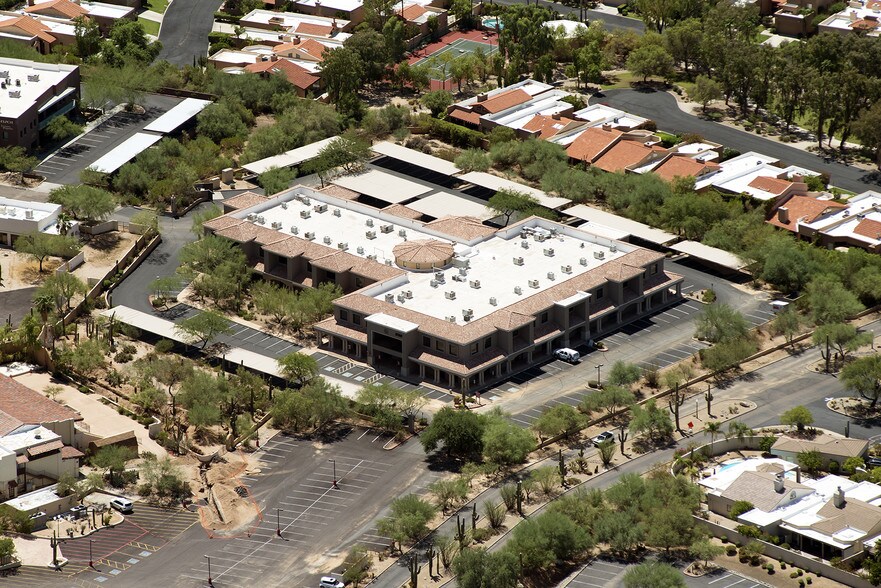 More Photos Of 8700 E Vista Bonita Dr, Scottsdale Medical For Lease