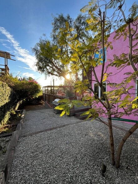 More Photos Of 1964 Vestal Ave, Los Angeles Office Residential For Sale