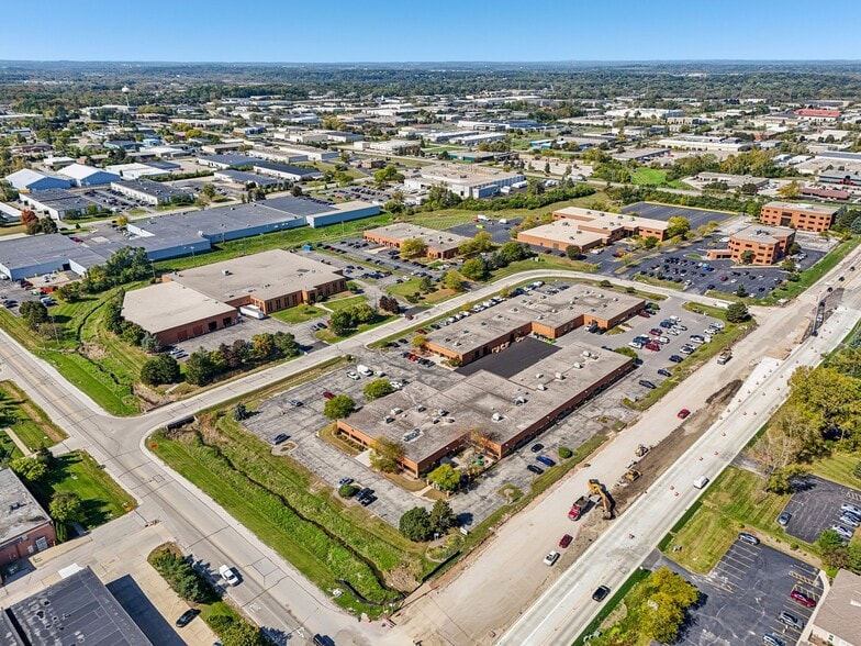 More Photos Of 2801-2827 S Moorland Rd, New Berlin Unknown For Lease