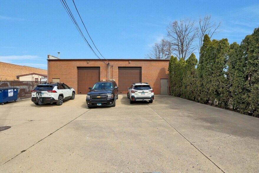 More Photos Of 5901 Lincoln Ave, Morton Grove Office For Sale