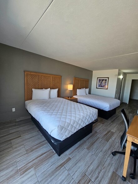 More Photos Of 1901 S Ocean Blvd, Myrtle Beach Hotel For Sale