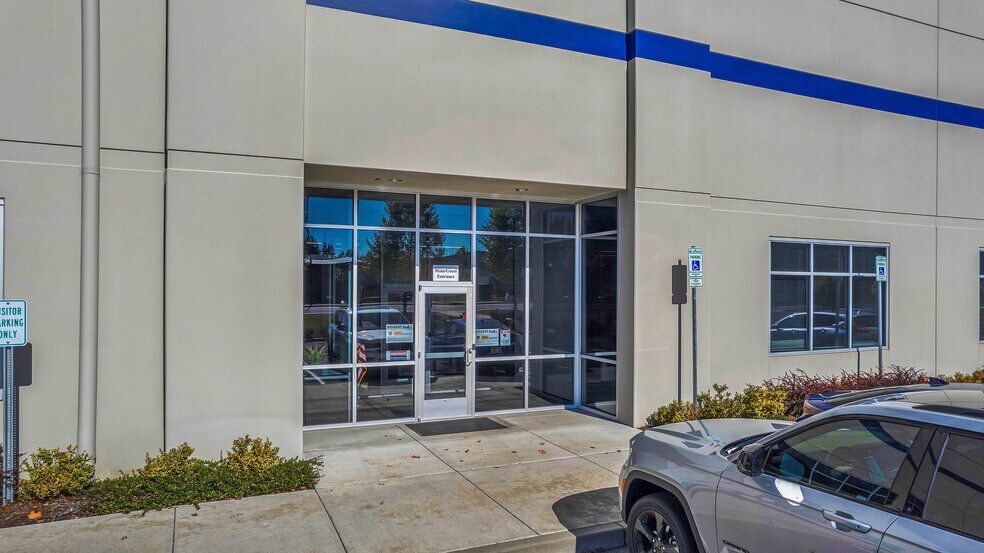 More Photos Of 5504 S 11th St, Ridgefield Distribution For Lease